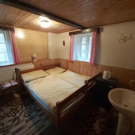 Ubytovani V Retro Chalupe Na Vecnosti Tanvald Eksteriør bilde