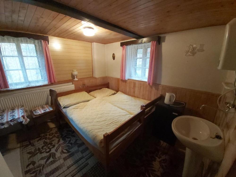 Ubytovani V Retro Chalupe Na Vecnosti Tanvald Eksteriør bilde